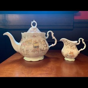 Royal Doulton Brambly Hedge Tea Pot and Creamer with oval platter